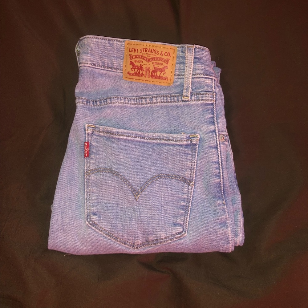 LEVIS ripped jeans